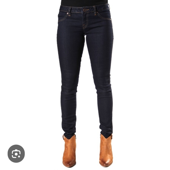 Volcom blue floral  (Railed - Denim Legging) jeans.  Sz 6 - Picture 4 of 4